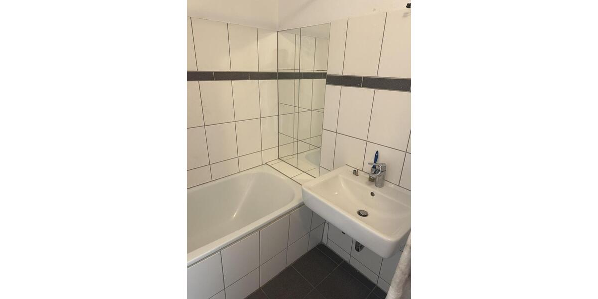 Dachgeschoßwohnung Krefeld Bockum - 2 Zimmer, 52 m&sup2;, 630&euro; | Angebot:26249945