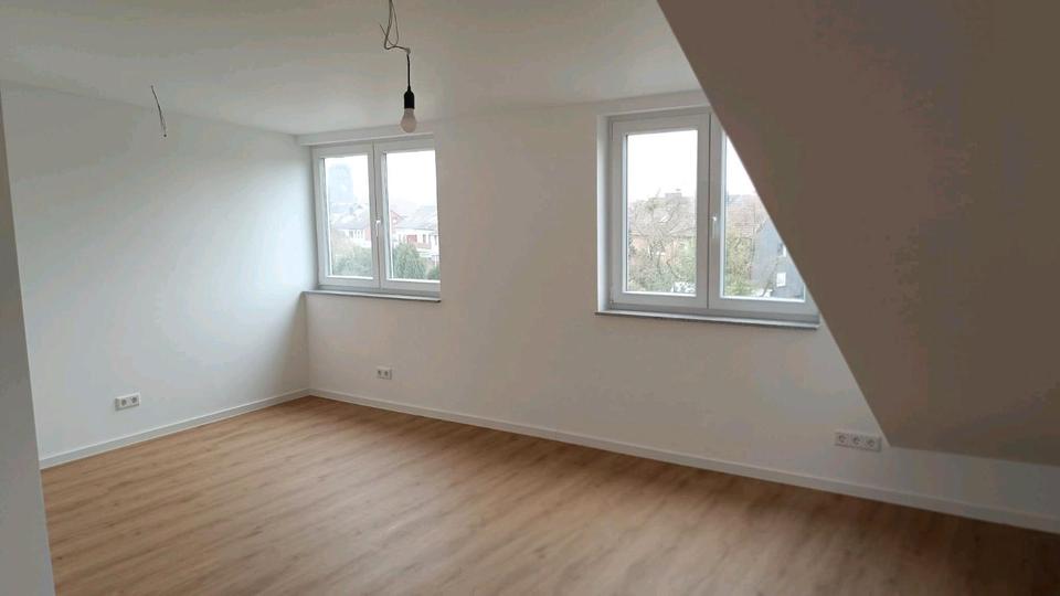 Dachgeschoßwohnung Bottrop Ebel - 2.5 Zimmer, 73 m&sup2;, 900&euro; | Angebot:25217928