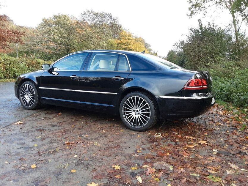 VW Phaeton 158.000 km 21.900 € Moers 47445