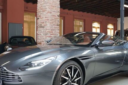 Aston Martin DB11
