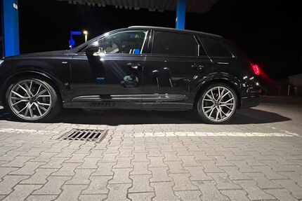 Audi Q7 167.000 km 36.000 &euro; Oberhausen 46149