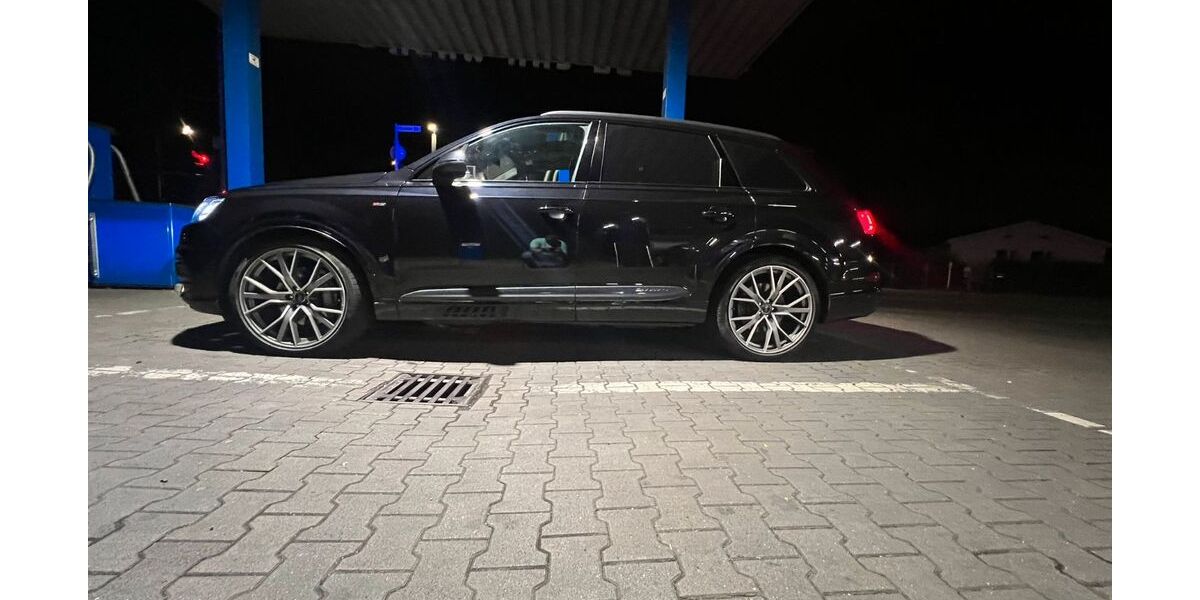 Audi Q7 167.000 km 36.000 &euro; Oberhausen 46149