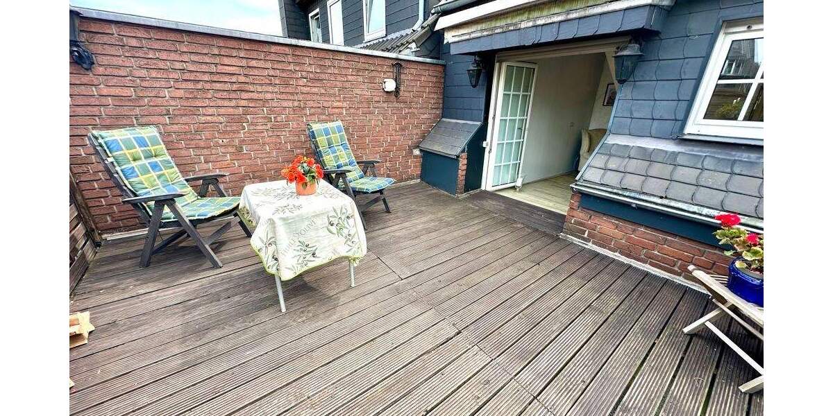 Modernisiertes Zweifamilienhaus mit großer Eigentümerwohnung in Alt-Hamborn! 6 zimmer