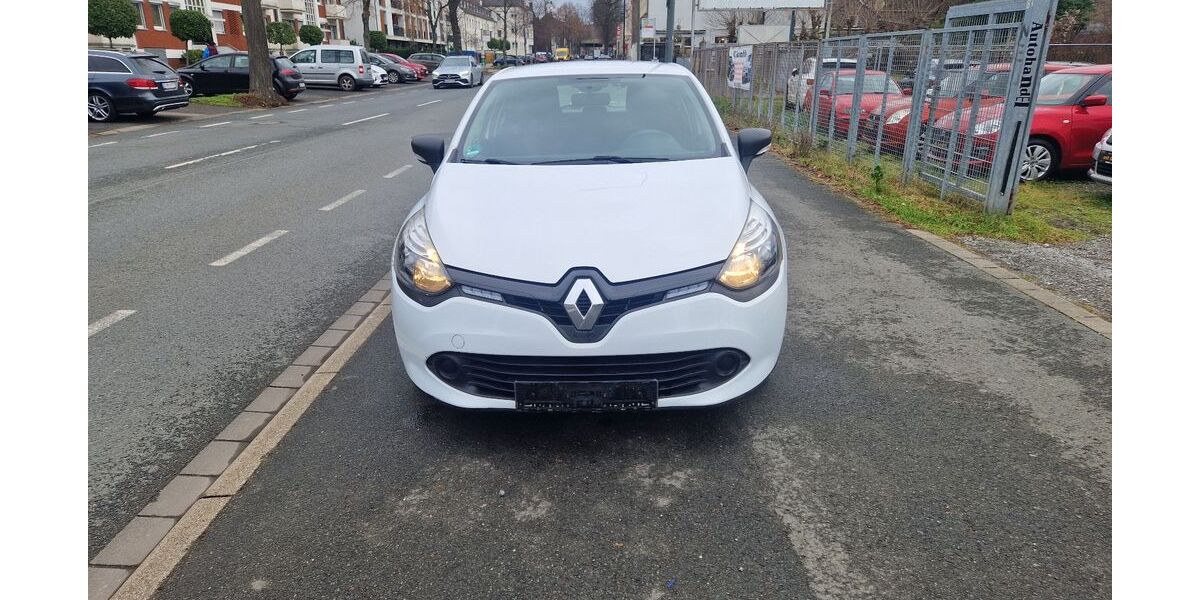 Renault Clio 66.967 km 6.400 &euro; Düsseldorf 40549