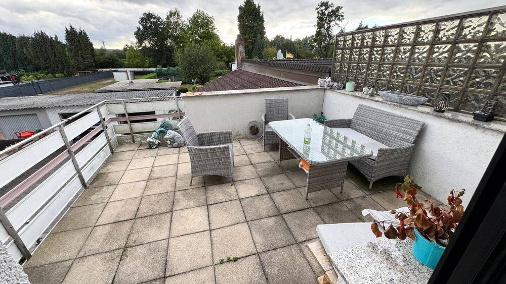 Geräumige Maisonette Eigentumswohnung mit Garten, 2 Balkonen und Garage 5 zimmer