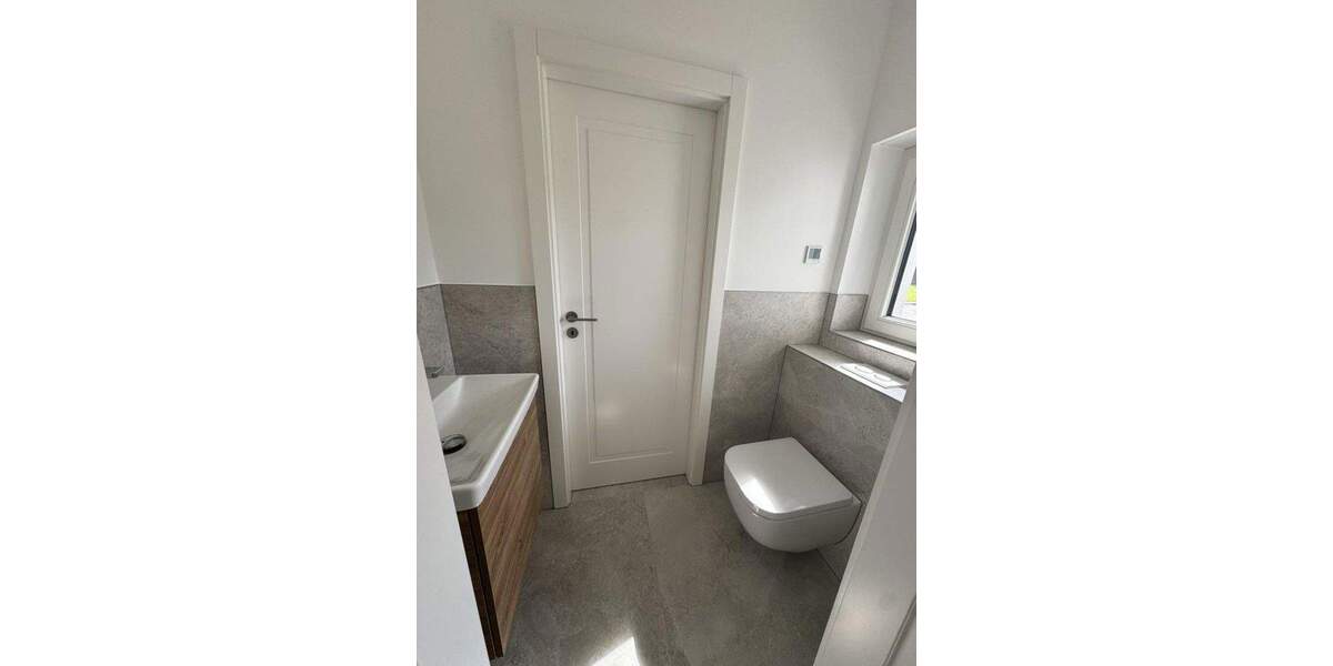 Provisionsfrei: Niedrigenergiehaus, bezugsfertig in Düsseldorf-Kalkum, Süd-West-Lage 3 zimmer