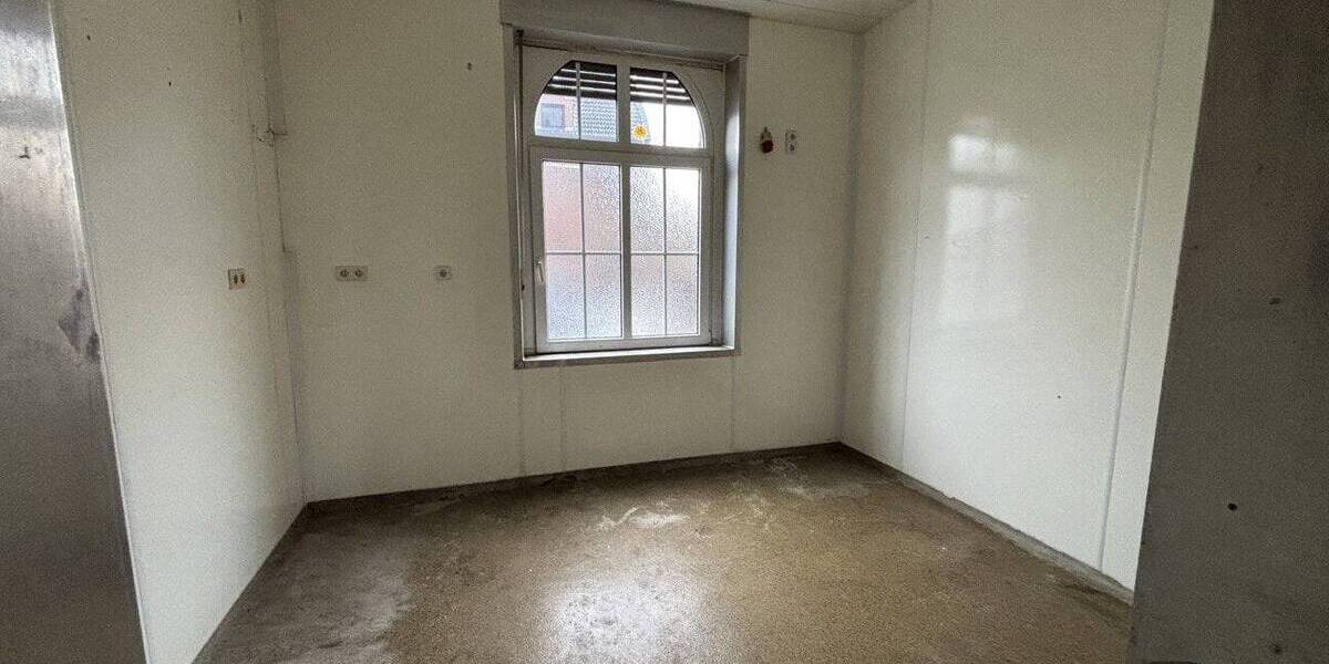 Gewerbeobjekt Krefeld Uerdingen - 6 Zimmer, 390.000&euro; | Angebot:26904003