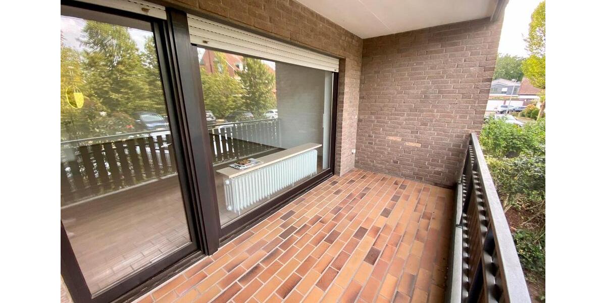 Erdgeschoß Wohnung Balkon Einbauküche PKW Stellplatz in Top Lage 1 zimmer