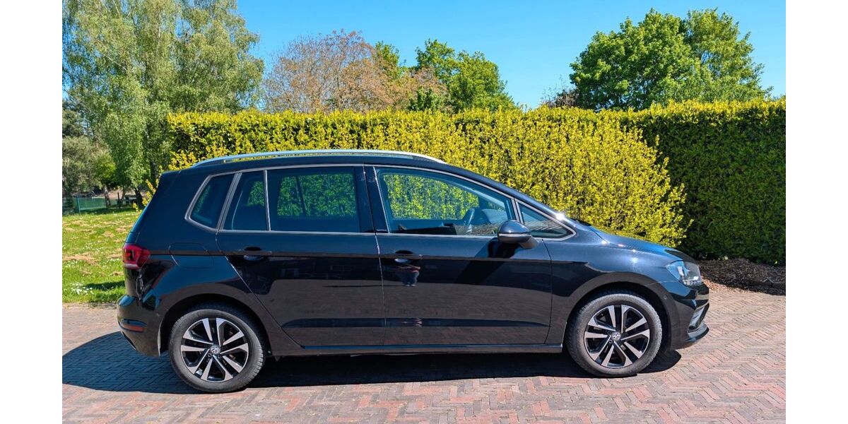 VW Golf Sportsvan 75.000 km 17.800 &euro; Alpen 46519