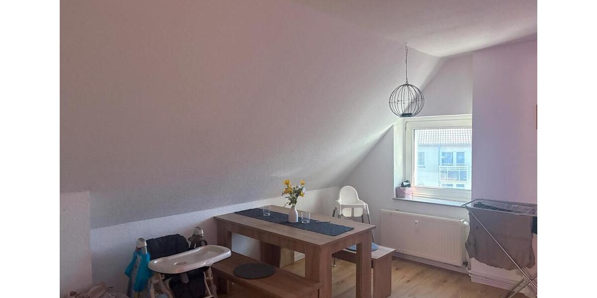 Dachgeschoßwohnung Essen Stadtbezirk V - 3.5 Zimmer, 84 m&sup2;, 1.046&euro; | Angebot:26364740