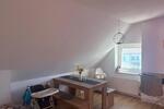 Dachgeschoßwohnung Essen Stadtbezirk V - 3.5 Zimmer, 84 m&sup2;, 1.046&euro; | Angebot:26364740