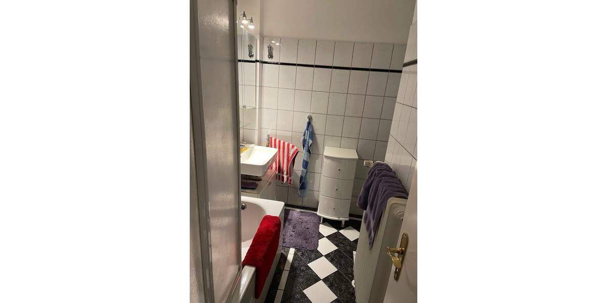 3-Zimmer-Eigentumswohnung mit Loggia in 47198 Duisburg (Rheinnähe) 3 zimmer