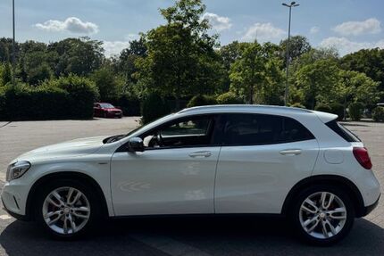 Mercedes GLA 220