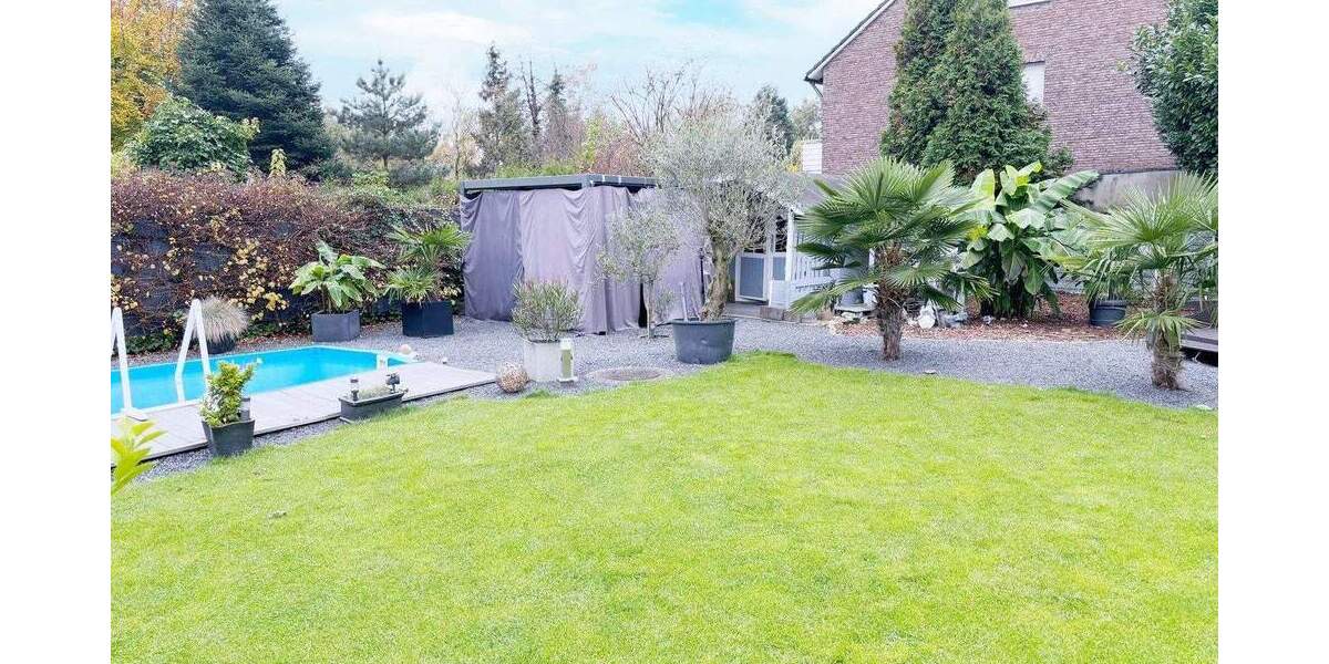 Freistehendes Zwei-Familienhaus mit großem Garten und Garage in DU-Bergheim 7 zimmer