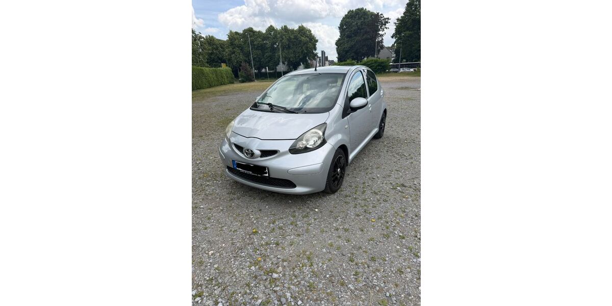 Toyota Aygo (X) 192.763 km 1.400 &euro; Düsseldorf 40472
