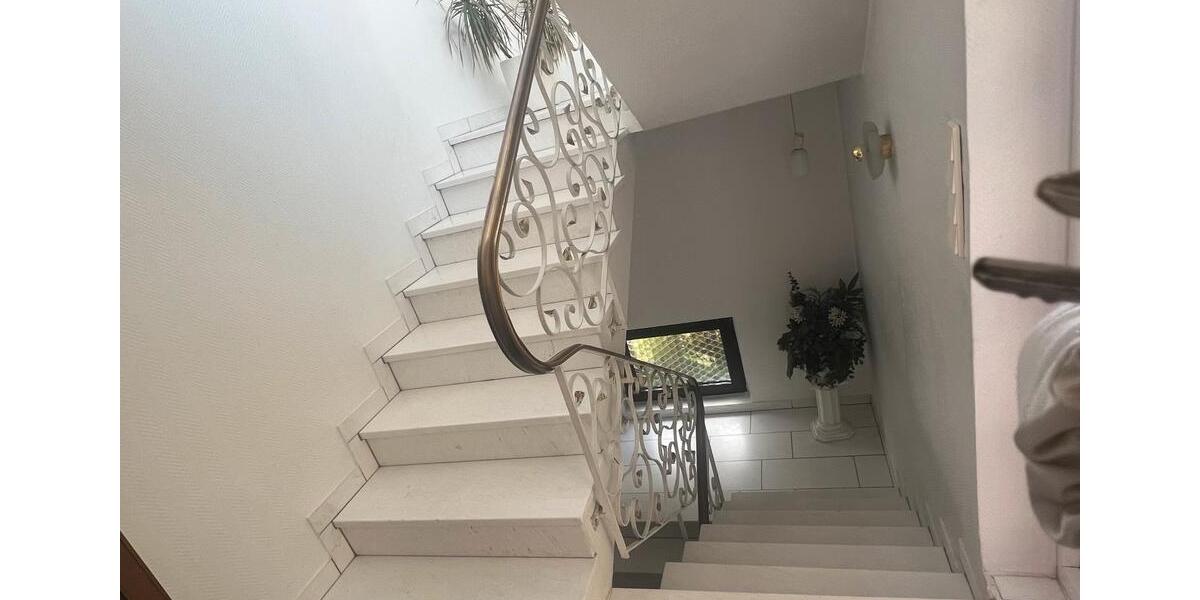 Dachgeschoßwohnung Heiligenhaus - 3 Zimmer, 106 m&sup2;, 900&euro; | Angebot:25182277