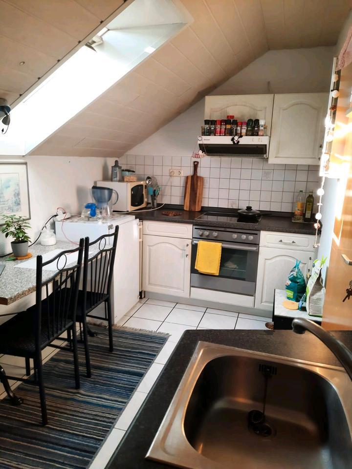 Kleine Dachgeschoßwohnung zu verkaufen