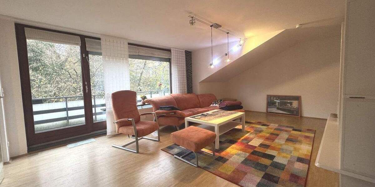 Komfortable Wohnung im Dachgeschoss mit Terrasse - aktuell leerstehend 2 zimmer