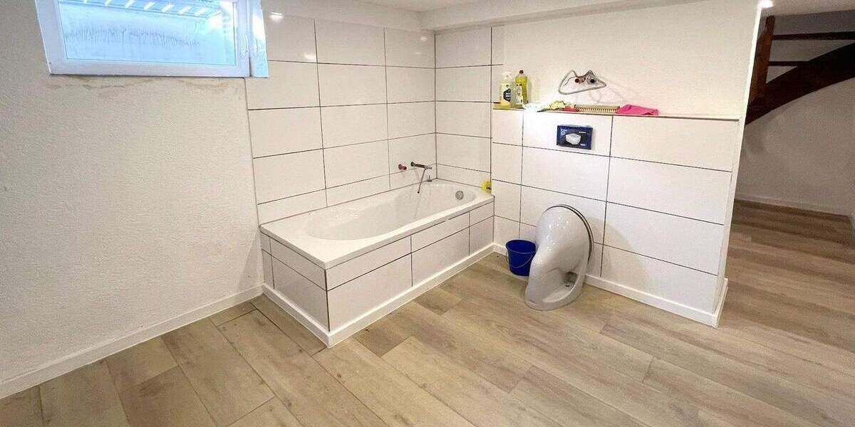 Mehrfamilienhaus, Wohnhaus Bottrop Eigen - 7 Zimmer, 94 m&sup2;, 195.000&euro; | Angebot:24834614