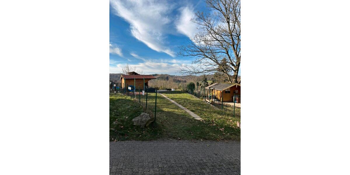 Erdgeschosswohnung mit Garten,Balkon und Stellplatz in guter Lage 2.5 zimmer