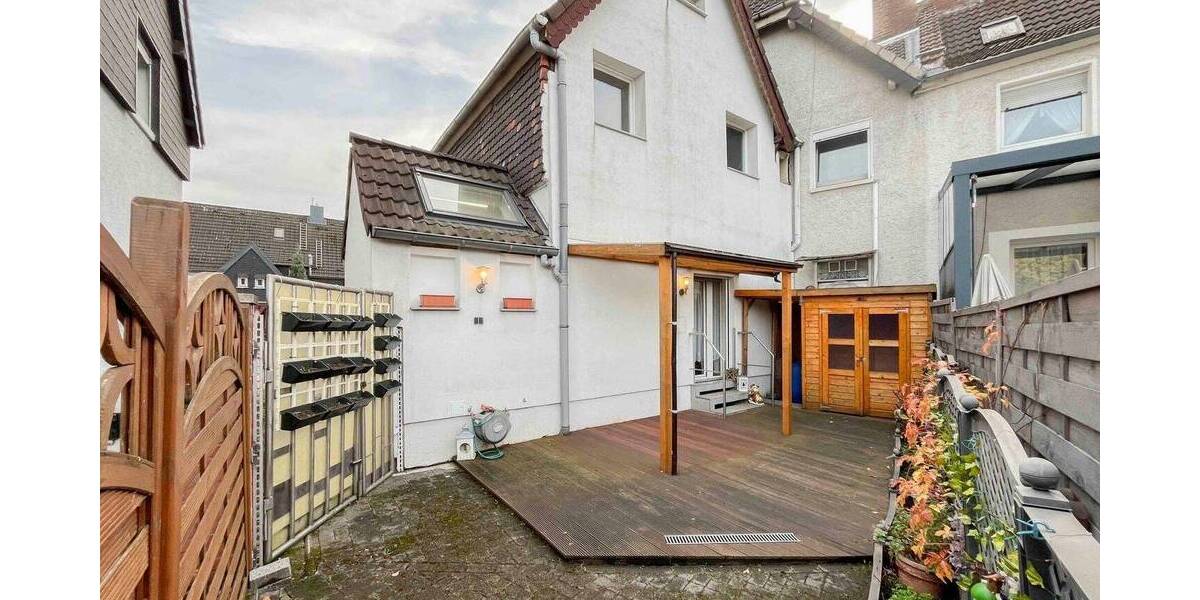 Modernisiertes Einfamilienhaus mit PKW-Stellplatz für kleine Familien 4 zimmer