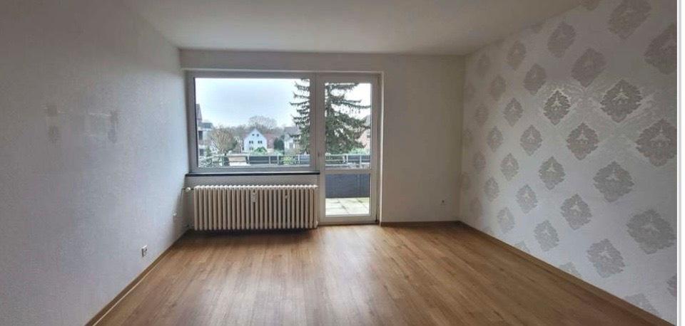 Schöne, helle Wohnung, 74 qm Wohnung, 2. Etage mit Balkon 3 zimmer