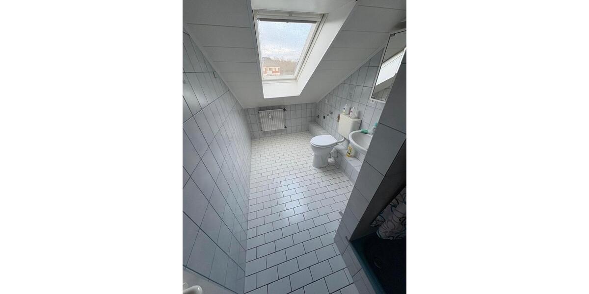 Dachgeschoßwohnung Moers Rheinkamp - 2 Zimmer, 60 m&sup2;, 480&euro; | Angebot:25421919