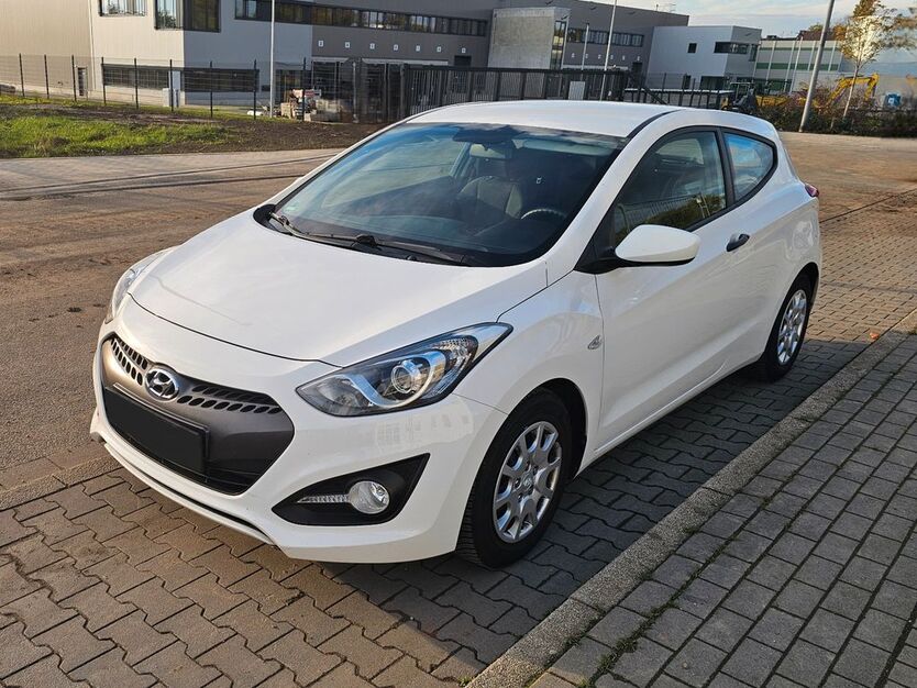 Hyundai i30 146.000 km 5.250 € Essen 45279