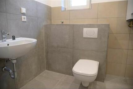 Schöne renovierte 2-Zimmer Wohnung zu vermieten. 2 zimmer