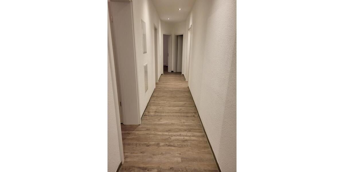 4 Zimmer Wohnung mit Balkon im 2ten OG in Herne 4 zimmer