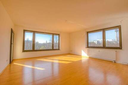 Wohnung Düsseldorf Carlstadt - 4 Zimmer, 100 m&sup2;, 1.500&euro; | Angebot:26411000
