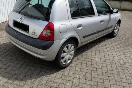 Renault Clio 102.000 km 1.800 &euro; Duisburg 47139