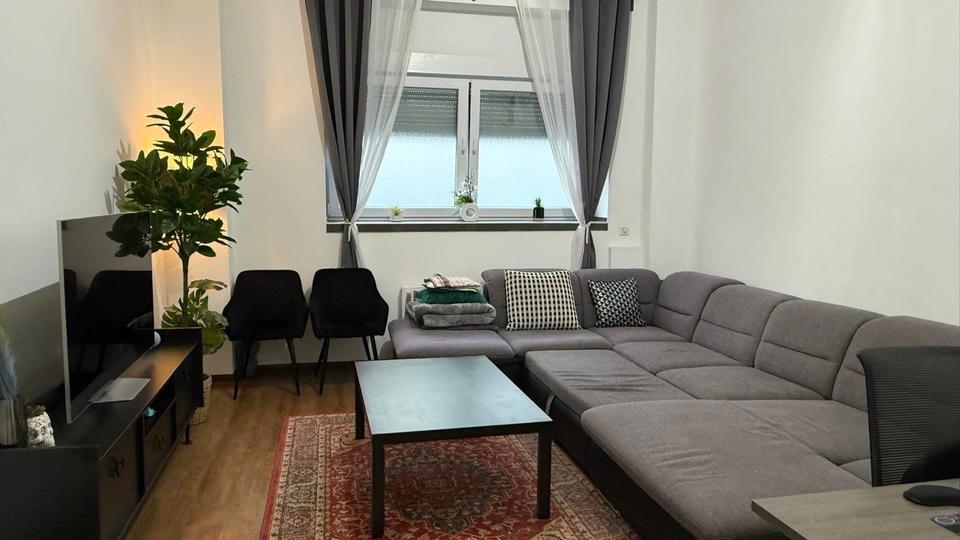 Erdgeschoßwohnung Düsseldorf Oberbilk - 2.5 Zimmer, 65 m&sup2;, 1.200&euro; | Angebot:25176280