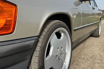 Mercedes-Benz 190 123.500 km 9.490 &euro; Bochum 44797