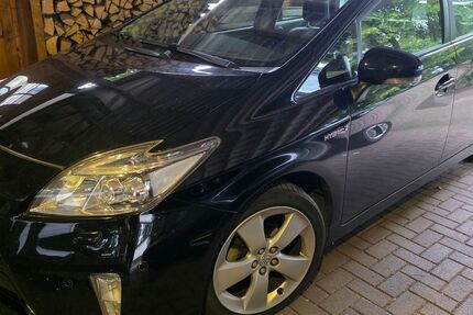 Toyota Prius 144.000 km 12.750 &euro; Dinslaken 46535