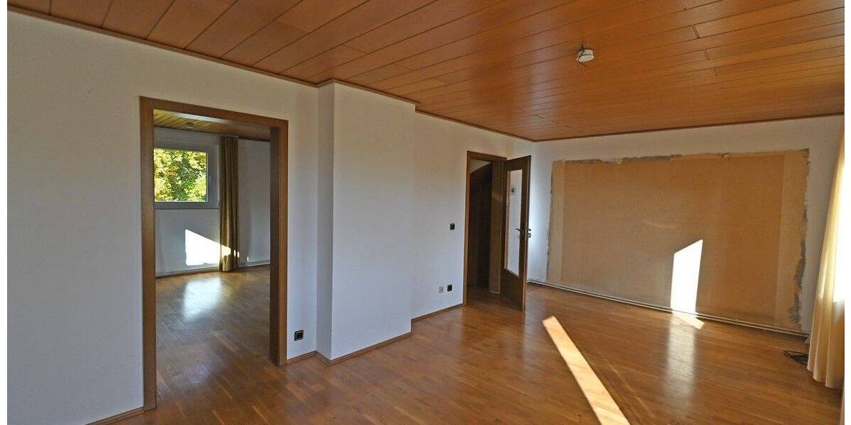 Charme trifft Saarn! Einseitig angebauter Altbau-Schatz auf tollem Grundstück 5 zimmer