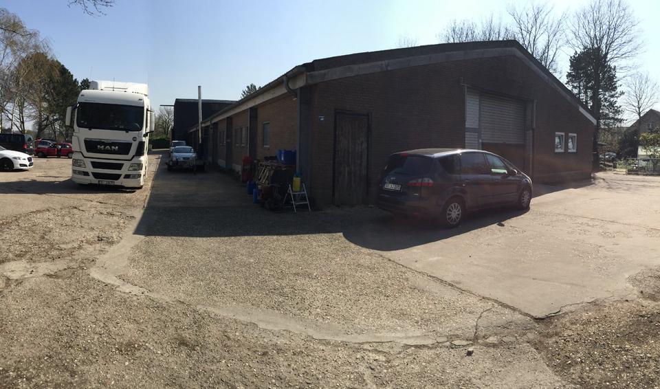 Gewerbe-Halle mit Sozialräumen, Büro, Küche und Dusche zimmer