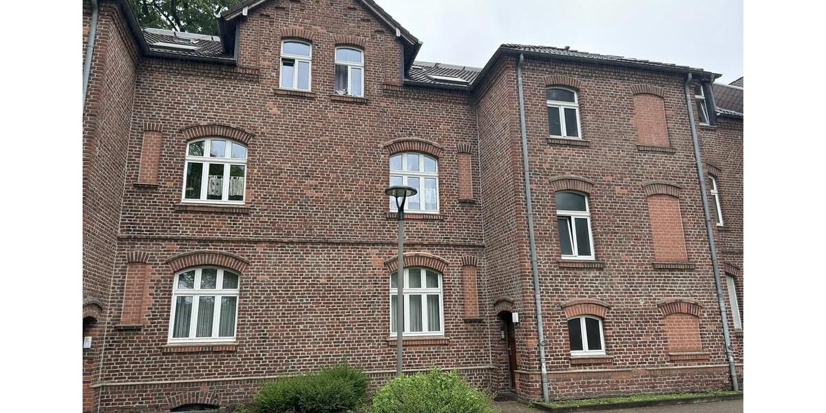 Dachgeschoßwohnung Duisburg Hamborn - 3.5 Zimmer, 69 m&sup2;, 459&euro; | Angebot:26433788