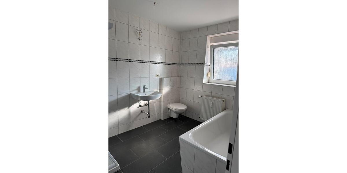 Erdgeschoßwohnung Wesel - 1 Zimmer, 107 m&sup2;, 1.500&euro; | Angebot:24831848