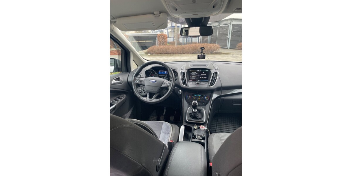 Ford C-Max 95.400 km 9.000 &euro; Düsseldorf 40213