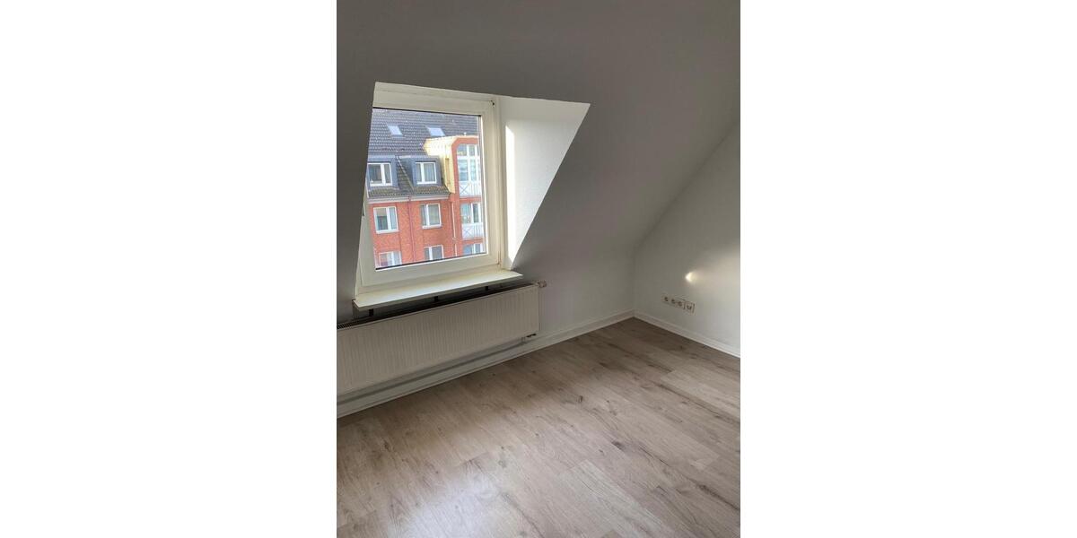 Dachgeschoßwohnung Düsseldorf Oberbilk - 2 Zimmer, 48 m&sup2;, 670&euro; | Angebot:25590275