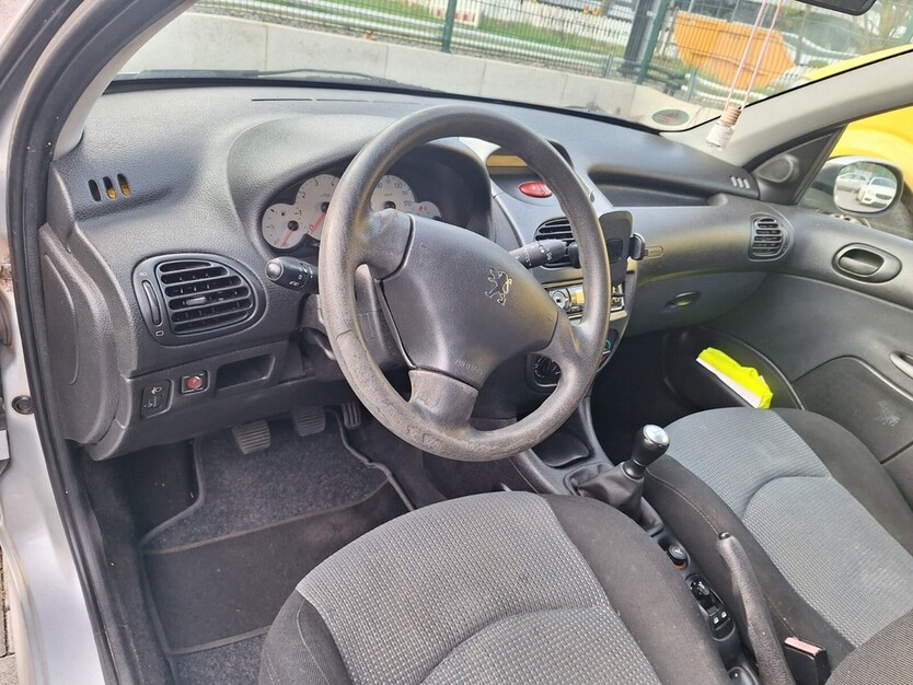 Peugeot 206 198.656 km 2.000 € Düsseldorf 40213