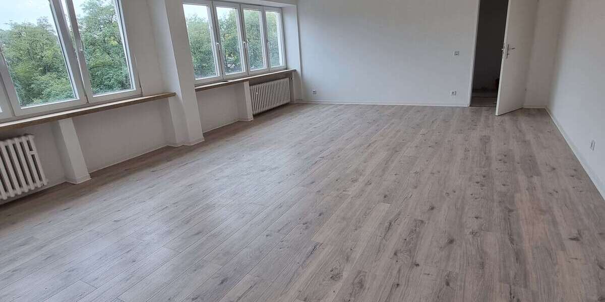 Wohnung zum Mieten in Krefeld 1.090 € 107 m² 3 zimmer