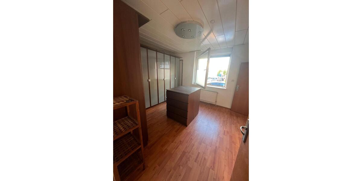 Einfamilienhaus Duisburg Mittelmeiderich - 3.5 Zimmer, 192 m&sup2;, 350.000&euro; | Angebot:26913510