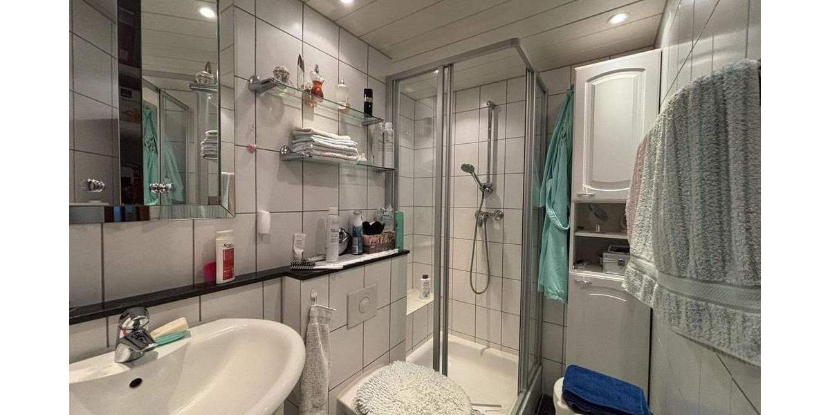 Etagenwohnung Krefeld Kempener Feld/Baakeshof - 2 Zimmer, 61 m&sup2;, 89.000&euro; | Angebot:25247384