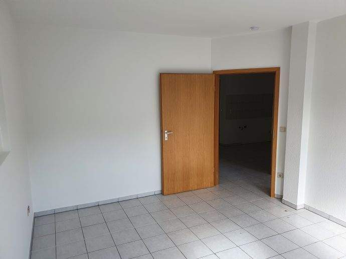 GELEGENHEIT!!! RENOVIERTE 3 ZIMMER ERDGESCHOSS WOHNUNG mit OFFENER KÜCHE + KLEINER TERRASSE in DUISBURG - RHEINHAUSEN - MITTE!!! 3 zimmer