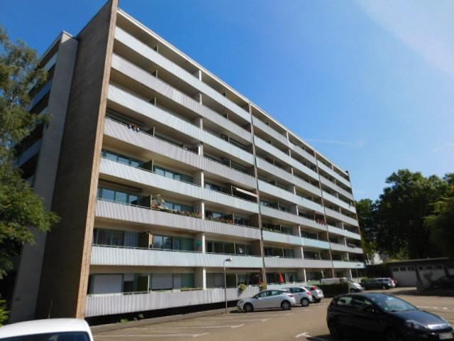 Schön geschnittene 3-Zimmerwohnung mit Balkon und Vinylboden zentral gelegen...