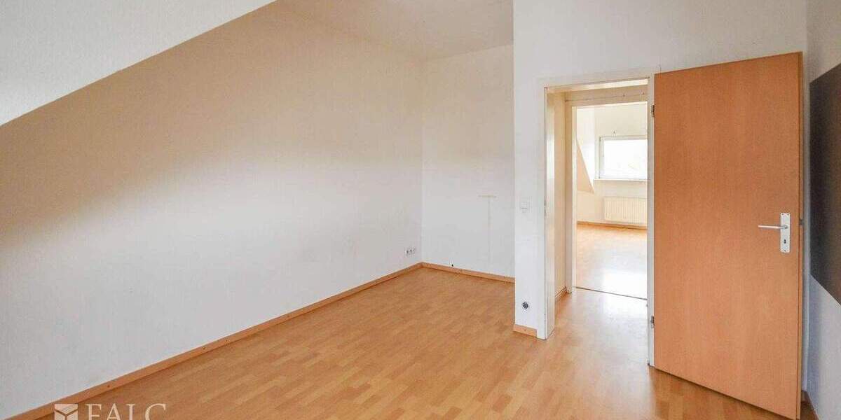 Etagenwohnung Krefeld Stadtmitte - 3 Zimmer, 70 m&sup2;, 169.000&euro; | Angebot:25247696