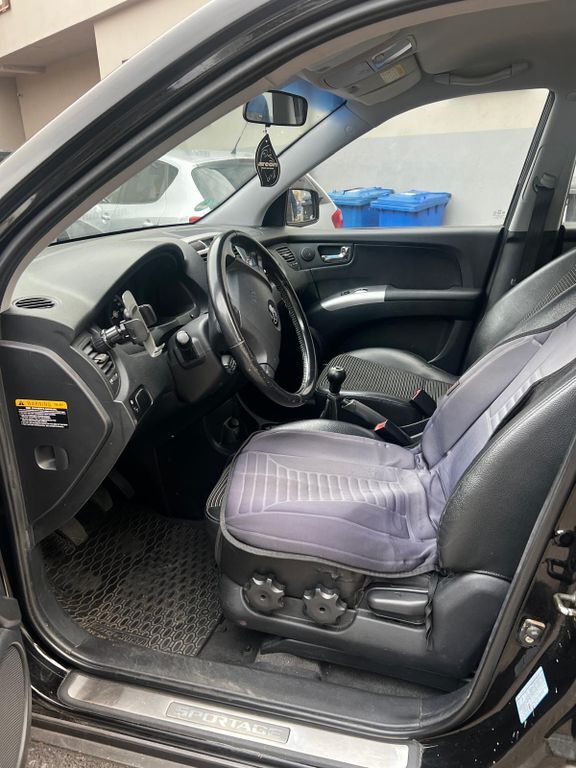 Kia Sportage 180.000 km 3.500 € Essen 45133