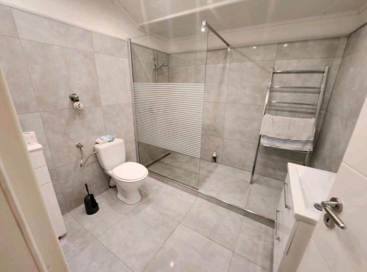 Dachgeschoßwohnung Duisburg Rheinhausen - 3.5 Zimmer, 80 m&sup2;, 198.000&euro; | Angebot:27258760